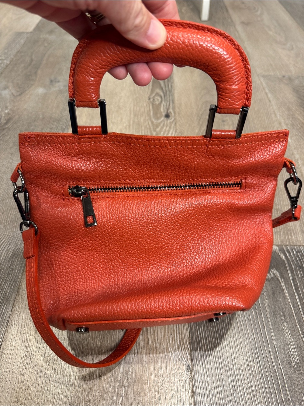 Viola Castellani Italian leather orange pebbled crossbody purse - Picture 2 of 4